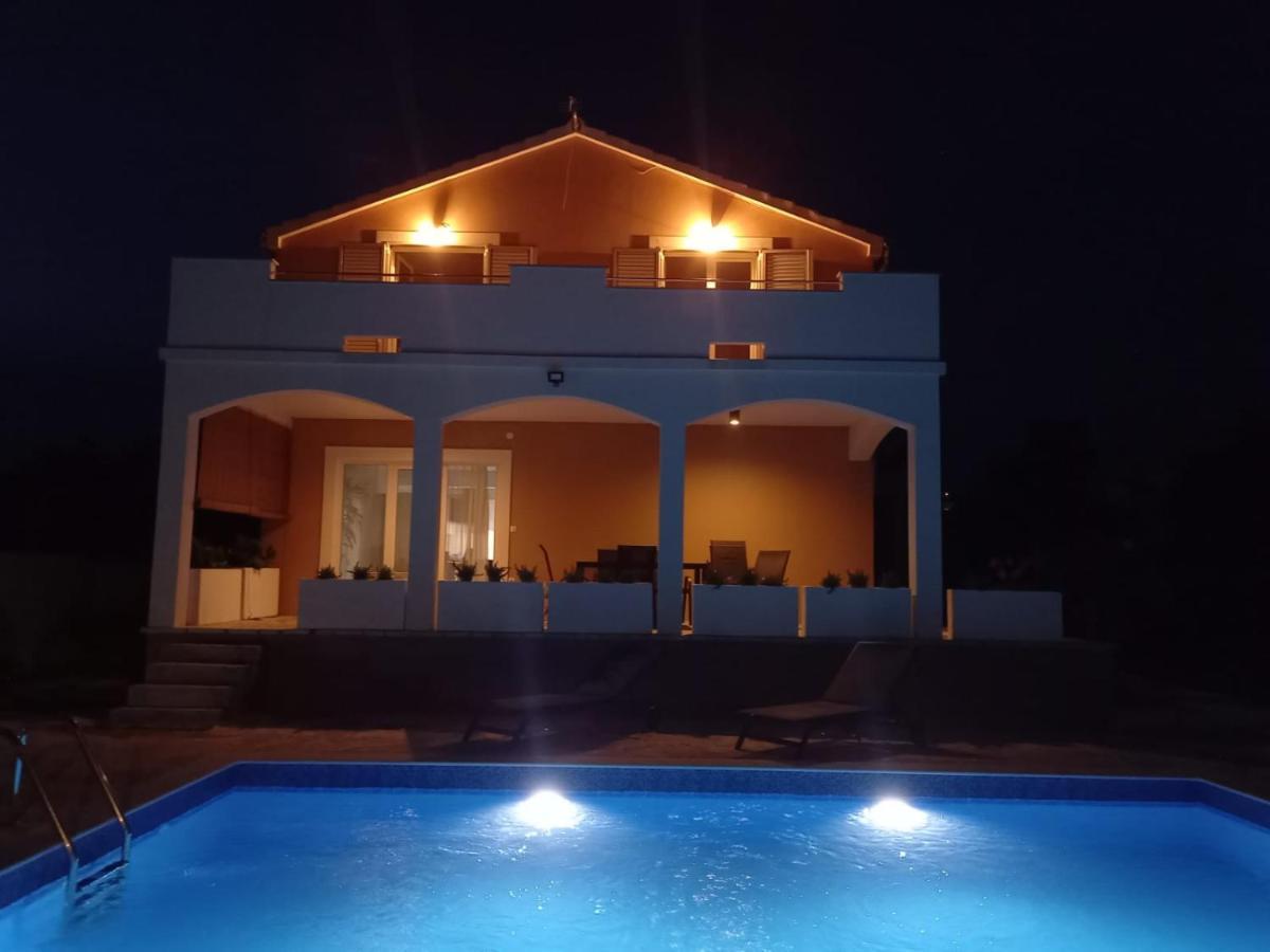 Leggiero Villa Benkovac Exteriör bild