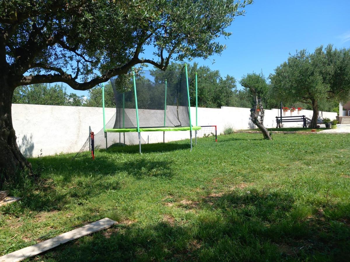 Leggiero Villa Benkovac Exteriör bild