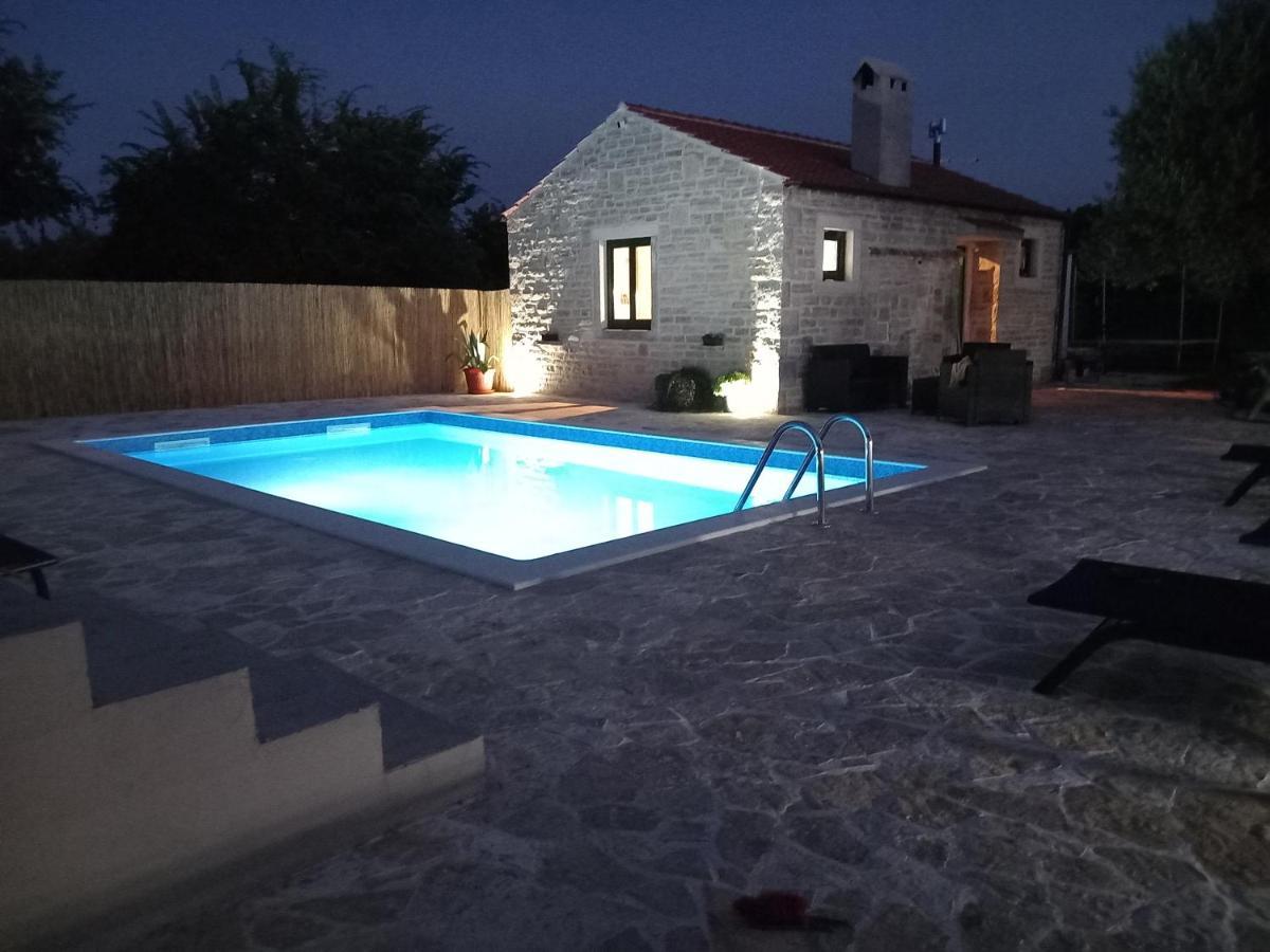 Leggiero Villa Benkovac Exteriör bild