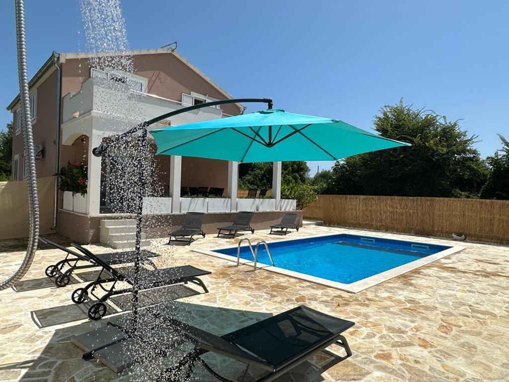 Leggiero Villa Benkovac Exteriör bild